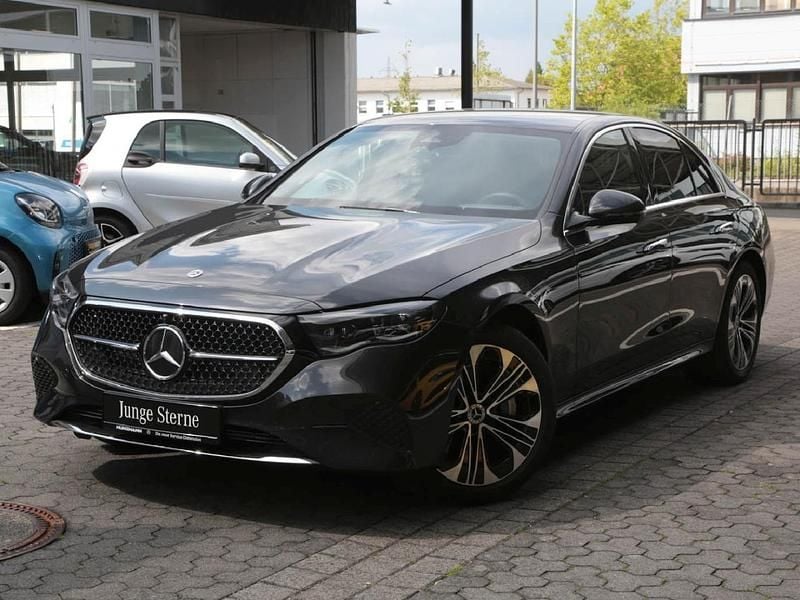 Metalliclack graphitgrau Gebraucht 2024 Mercedes E300 Avantgarde Limousine | 52.350 € (Guter Preis) - Bild 1/4