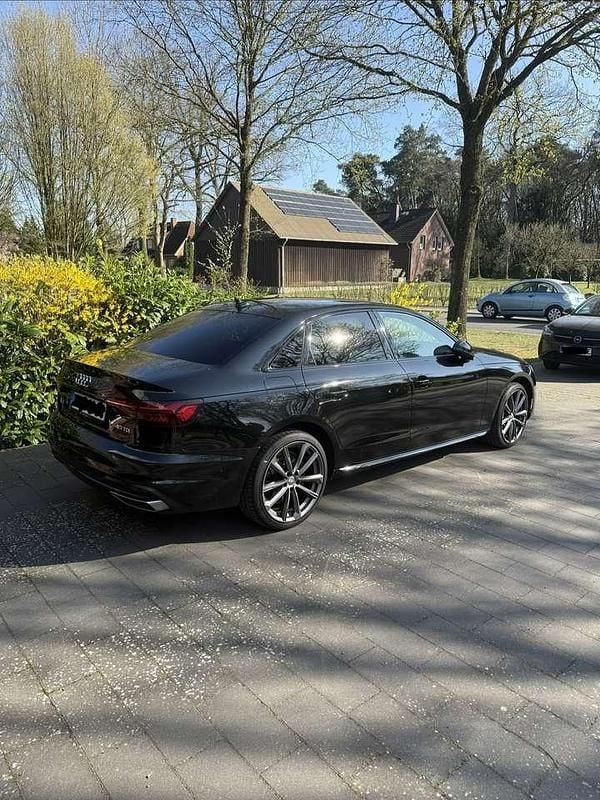 Gebraucht Audi A4 Advanced 204 PS (150 kW) 2021 Schwarz Limousine