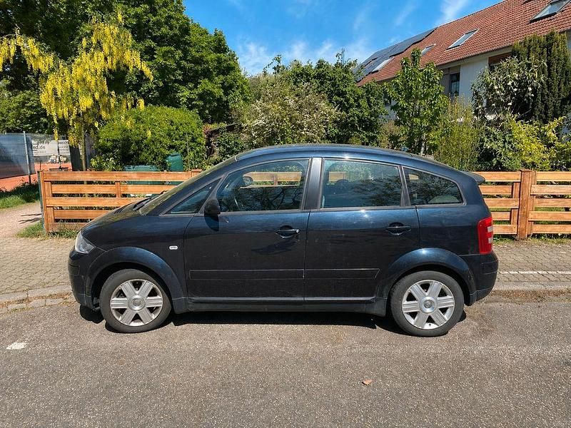 Second-hand Audi A2 75 CP (55 kW) 2000 Albastru Hatchback