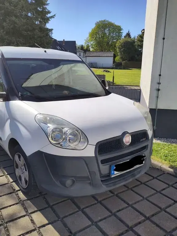 Gebraucht Fiat Doblò Active 90 PS (66 kW) 2010 Weiß Van / Kleinbus