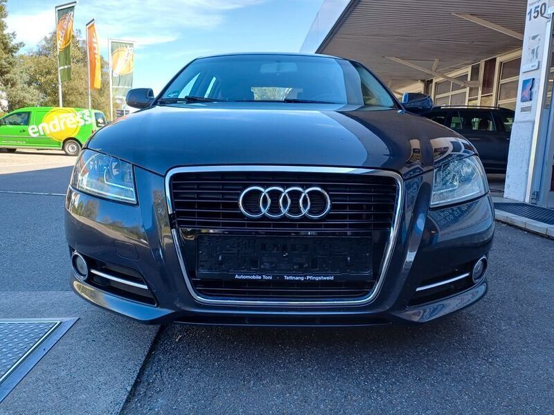 Gebraucht Audi A3 Sportback Attraction 105 PS (77 kW) 2012 Grau Kleinwagen