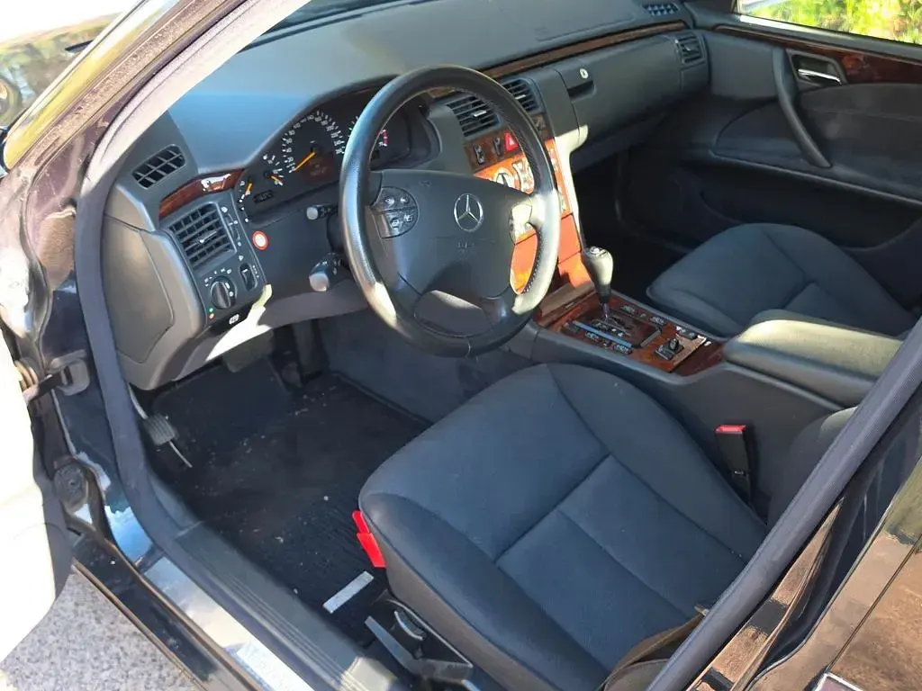 Gebraucht Mercedes E280 Elegance 204 PS (150 kW) 1999 Grün Limousine