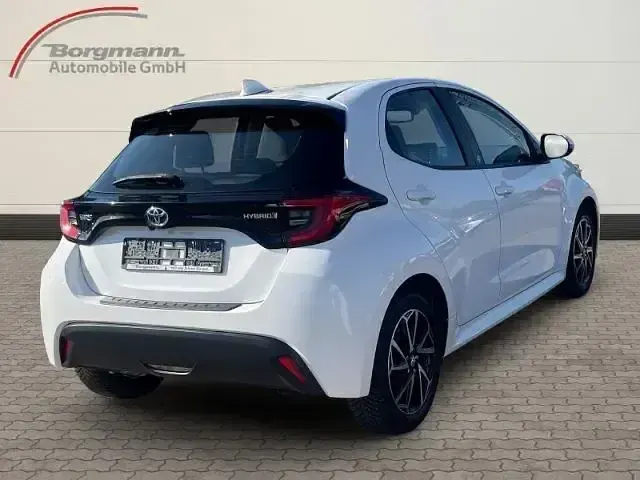 Gebraucht Toyota Yaris Team 116 PS (85 kW) 2022 Weiss Kleinwagen
