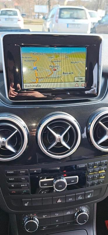 Gebraucht Mercedes B180 109 PS (80 kW) 2014 Grau Van / Kleinbus