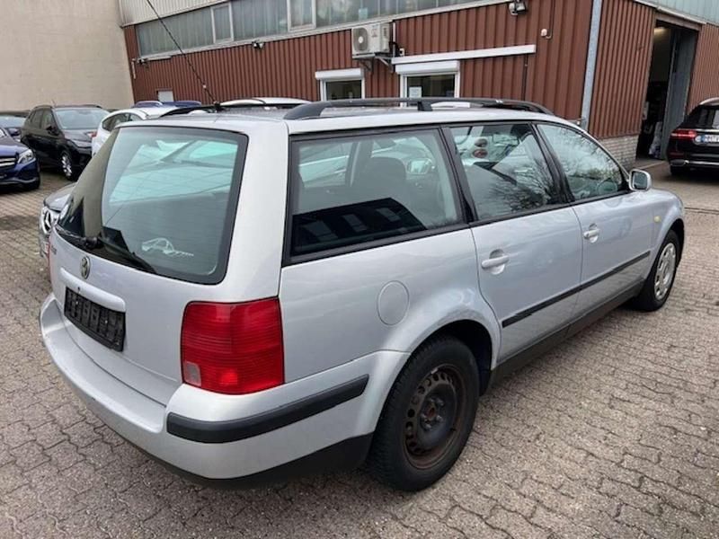 Używany VW Passat 101 KM (74 kW) 1999 Srebrny Kombi