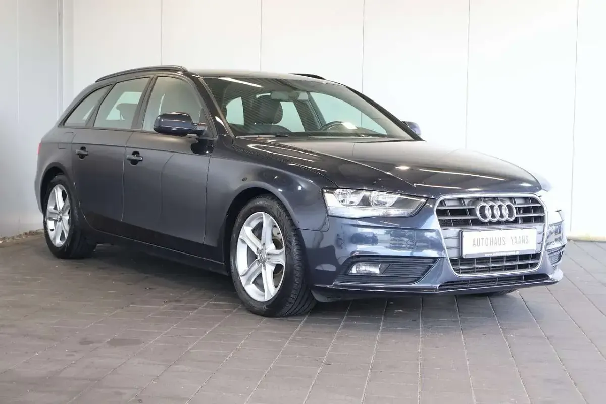 Gebraucht Audi A4 Ambition 170 PS (125 kW) 2012 Blau Kombi