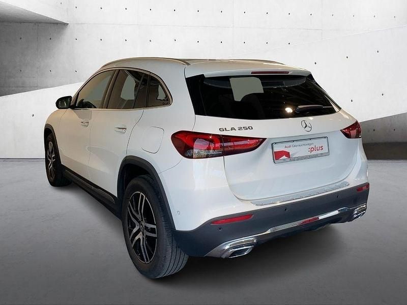 Gebraucht Mercedes GLA250 Progressive 224 PS (164 kW) 2022 Weiß SUV