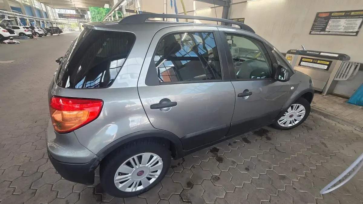 Gebraucht Fiat Sedici Dynamic 107 PS (78 kW) 2008 Grau SUV