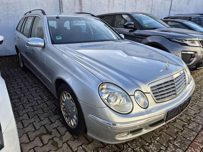 Gebraucht Mercedes E220 Elegance 150 PS (110 kW) 2003 Silber Kombi