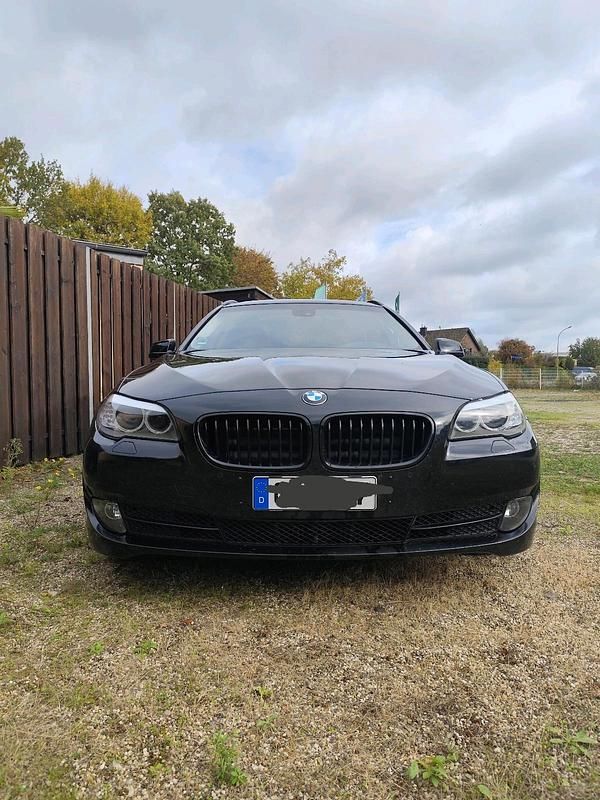 Schwarz Gebraucht 2011 BMW 520 Kombi | 13.500 € (Etwas zu teuer) - Bild 1/4