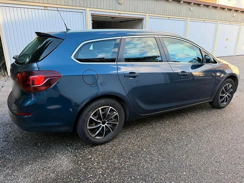 Gebraucht Opel Astra 160 PS (117 kW) 2011 Blau Kombi