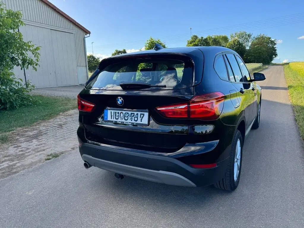 Gebraucht BMW X1 Advantage 140 PS (102 kW) 2018 Schwarz SUV