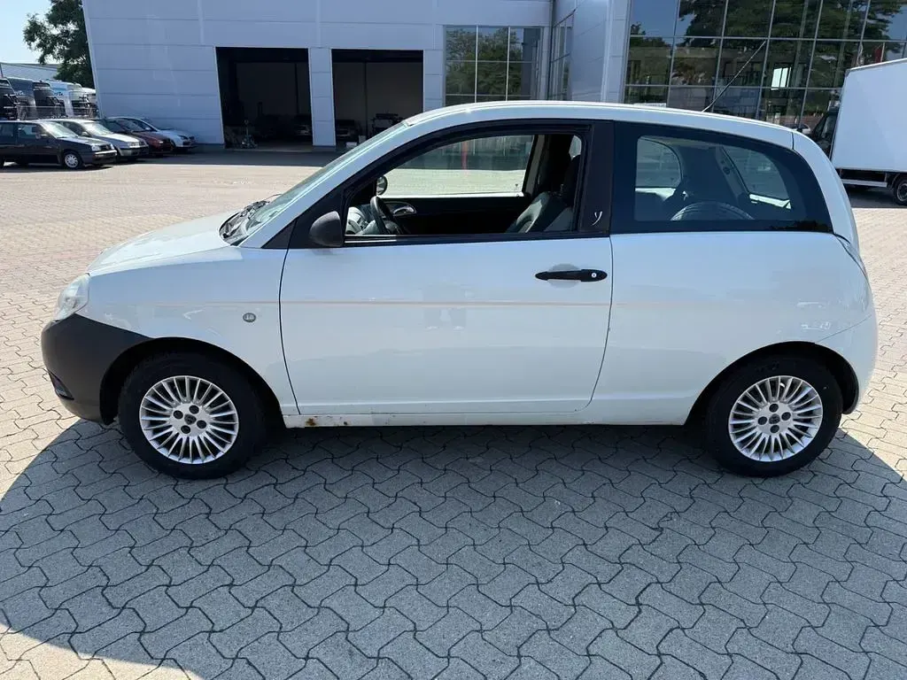 Gebraucht Lancia Ypsilon 60 PS (44 kW) 2009 Weiß Kleinwagen
