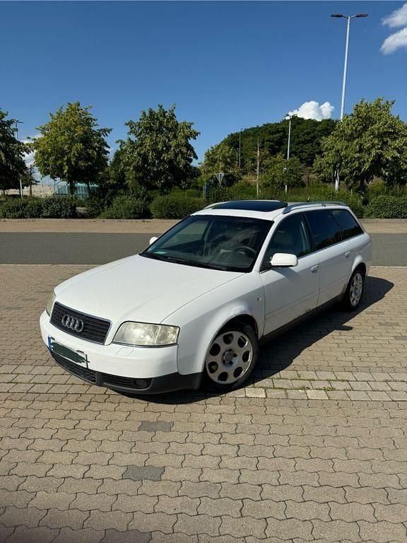 Weiß Gebraucht 2001 Audi A6 Kombi | 1.200 € (Guter Preis) - Bild 1/4