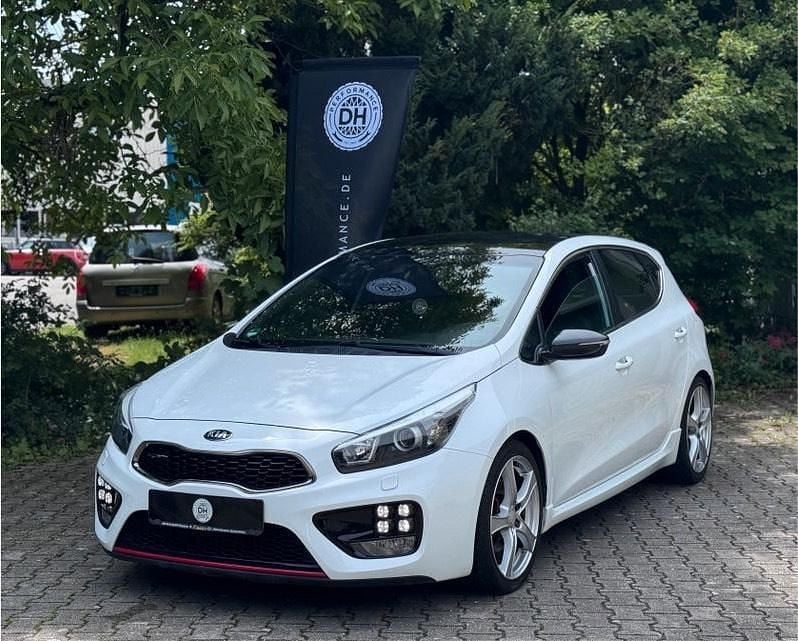 Weiß Gebraucht 2015 Kia Ceed GT Turbo Kleinwagen | 9.399 € (Fairer Preis) - Bild 1/4
