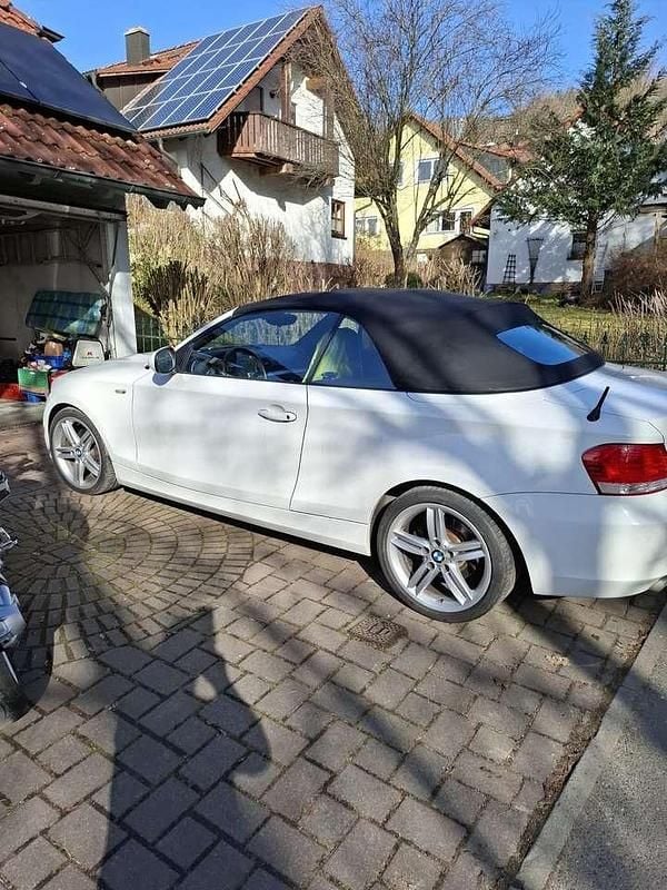 Gebraucht BMW 120 Cabriolet 170 PS (125 kW) 2010 Weiß Cabrio