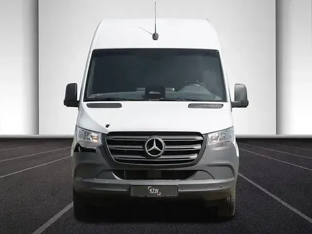 Gebraucht Mercedes Sprinter 170 PS (125 kW) 2025 Arktikweiss Van