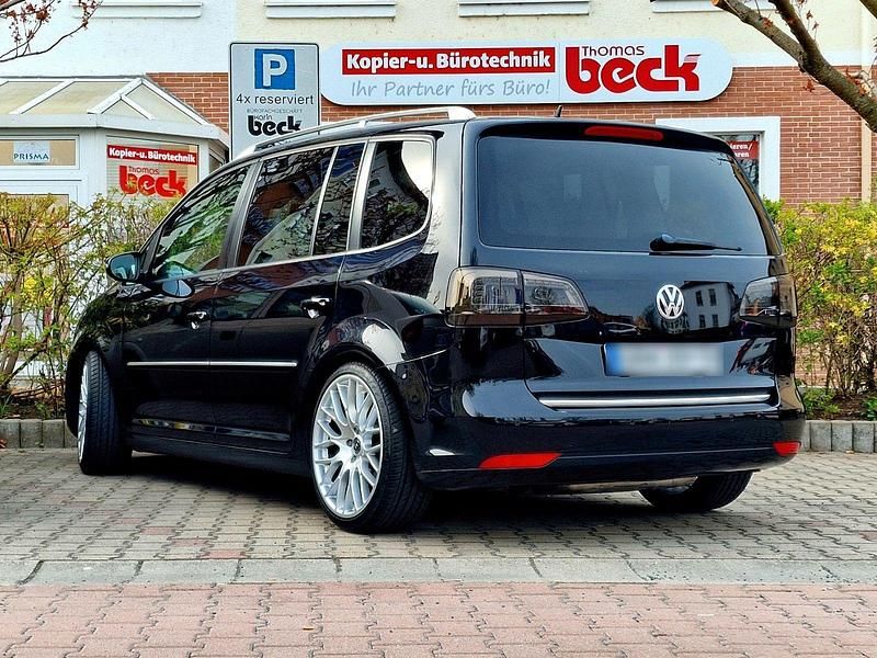 Gebraucht VW Touran Highline 140 PS (102 kW) 2011 Schwarz Van / Kleinbus