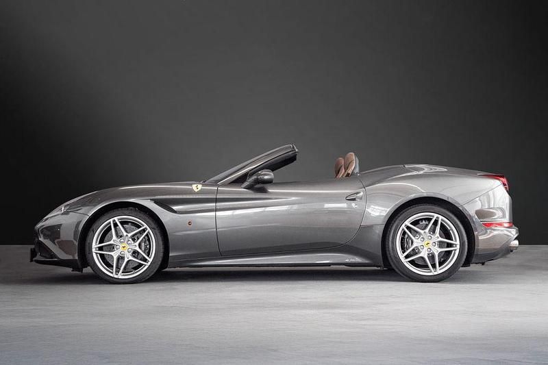 Second-hand Ferrari California 560 CP (411 kW) 2014 Gri Cabrio