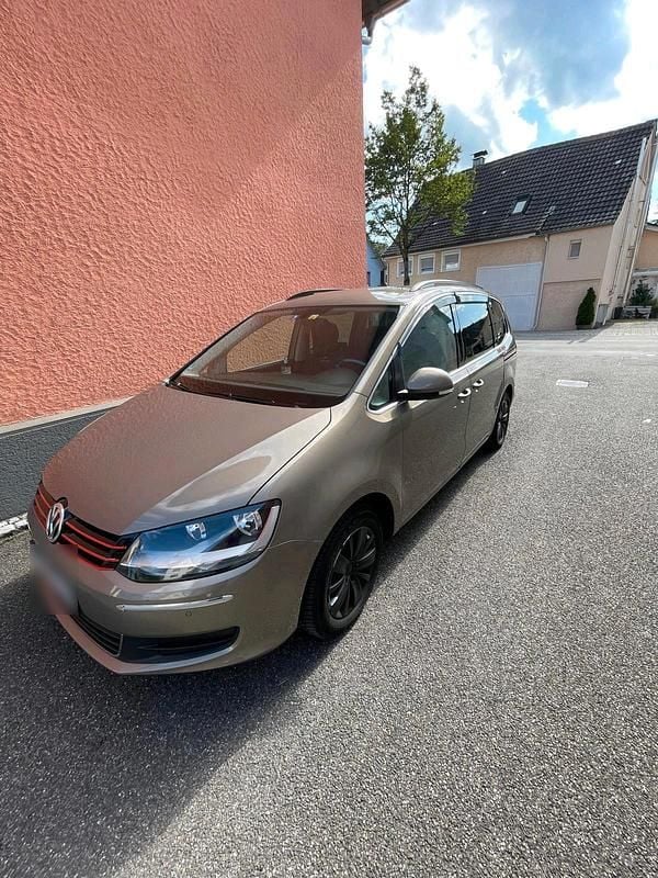 Gebraucht VW Sharan 150 PS (110 kW) 2017 Braun Van / Kleinbus