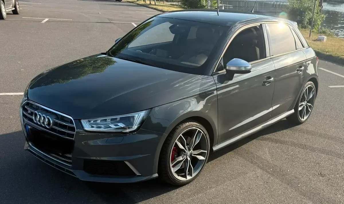 Gebraucht Audi S1 Sportback 231 PS (169 kW) 2016 Grau Kleinwagen
