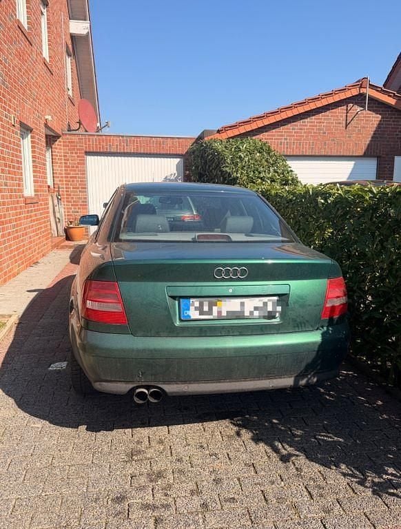 Gebraucht Audi A4 Ambiente 125 PS (91 kW) 1999 Grün Limousine