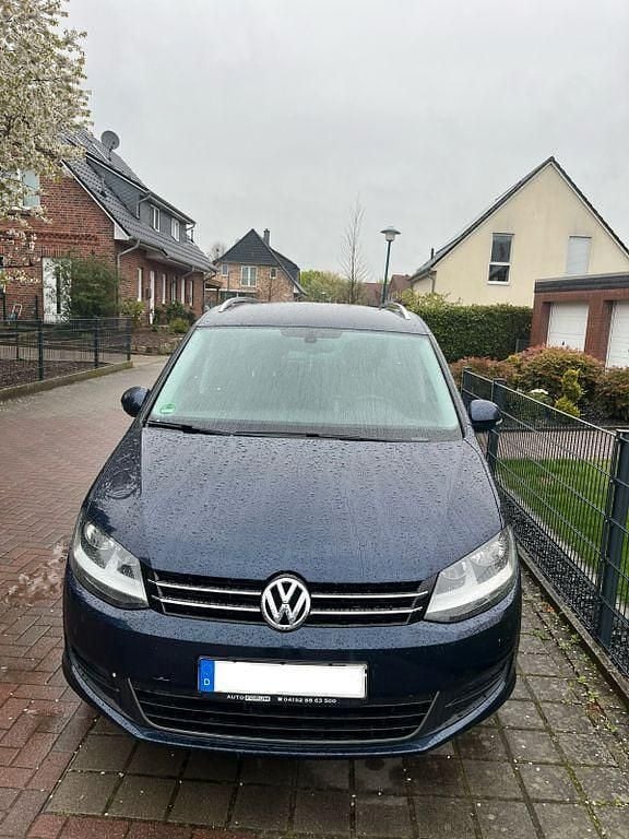 Second-hand VW Sharan 140 CP (102 kW) 2013 Albastru Monovolum