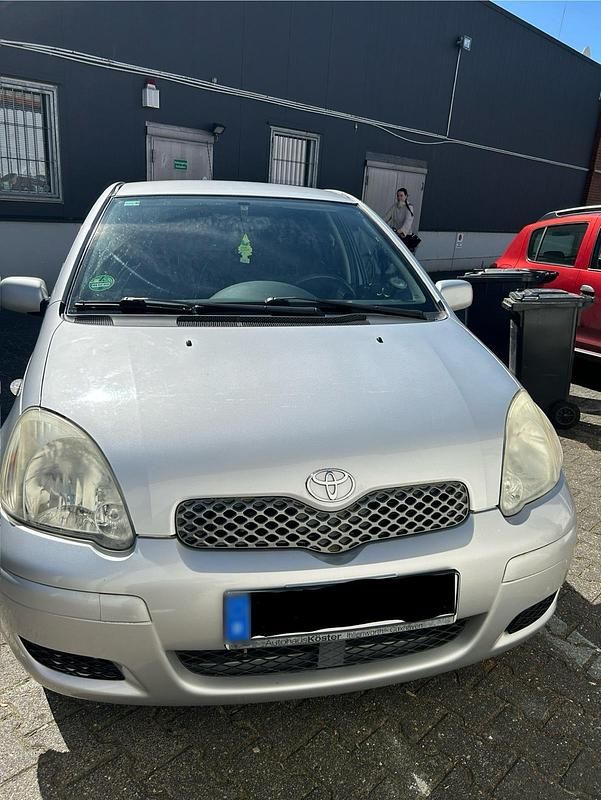 Gebraucht Toyota Yaris 65 PS (47 kW) 2003 Grau Kleinwagen