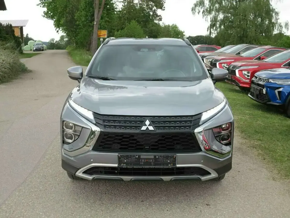 Gebraucht Mitsubishi Eclipse Cross Plus 188 PS (138 kW) 2022 Platinum grau SUV