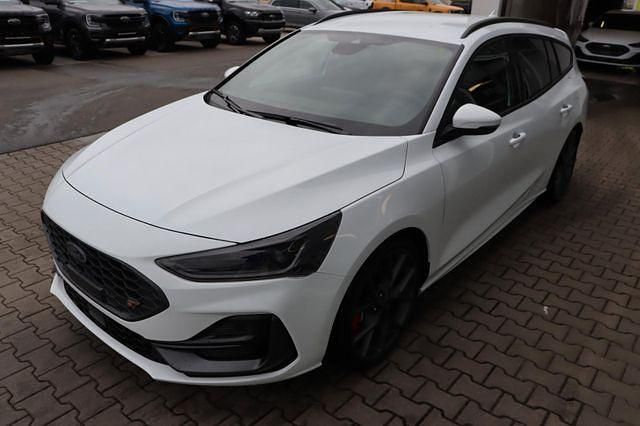 Neu Ford Focus ST 280 PS (205 kW) 2025 Frozen white Kombi