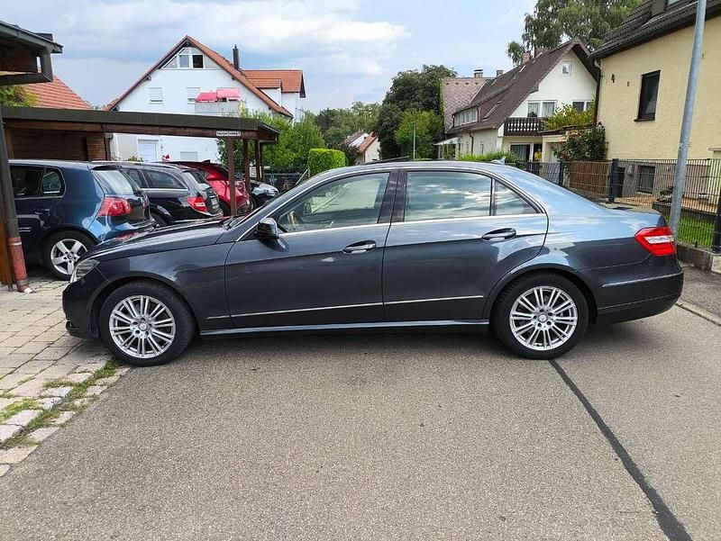 Gebraucht Mercedes E250 Elegance 204 PS (150 kW) 2013 Limousine