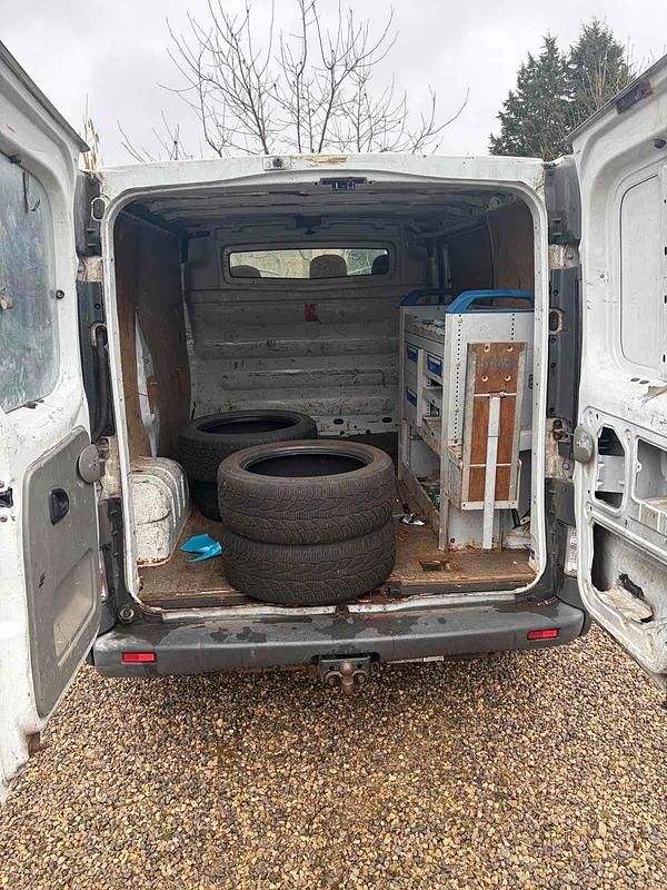 Używany Opel Vivaro 2006 Biały Minivan