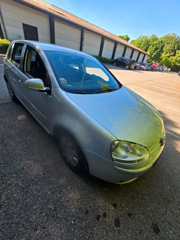 Silber Gebraucht 2006 VW Golf V Basis Kombi | 2.300 € (Fairer Preis) - Bild 1/4