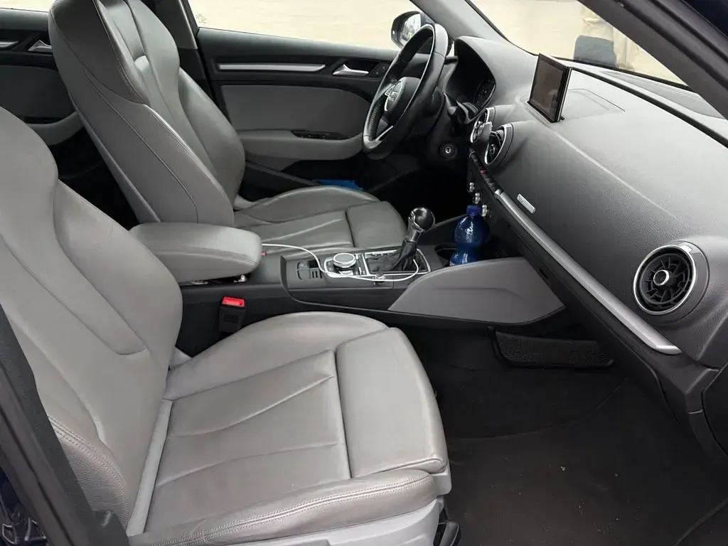 Gebraucht Audi A3 Sport 150 PS (110 kW) 2016 Blau Limousine