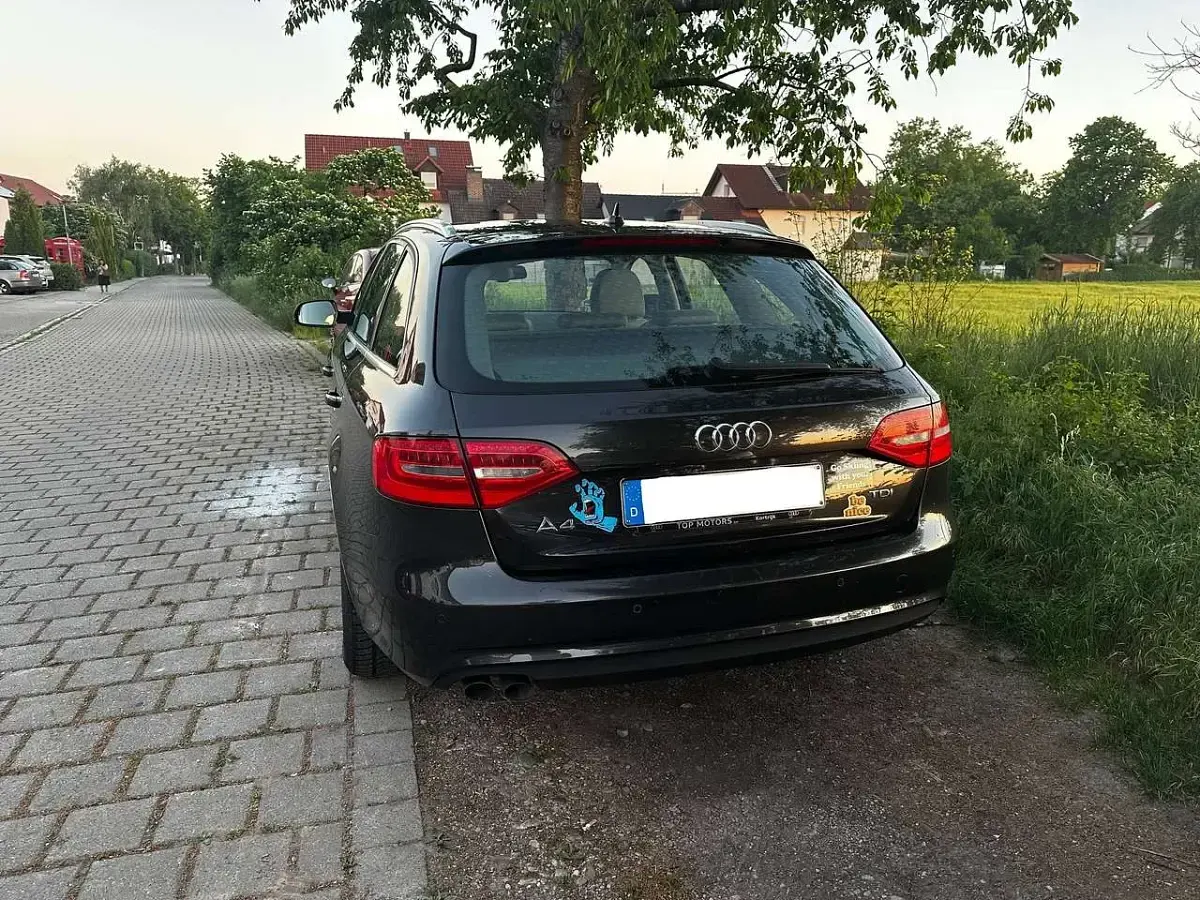 Gebraucht Audi A4 Attraction 143 PS (105 kW) 2013 Grau Kombi