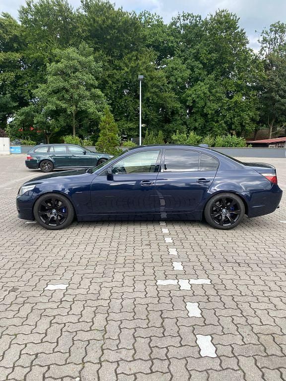 Gebraucht BMW 545 M Sport 333 PS (244 kW) 2003 Blau Limousine