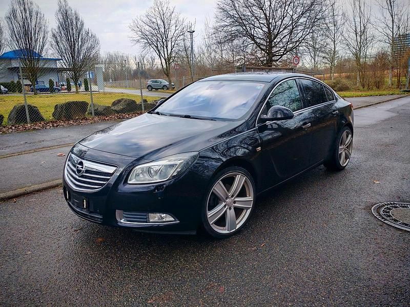 Gebraucht Opel Insignia 140 PS (102 kW) 2009 Schwarz Limousine