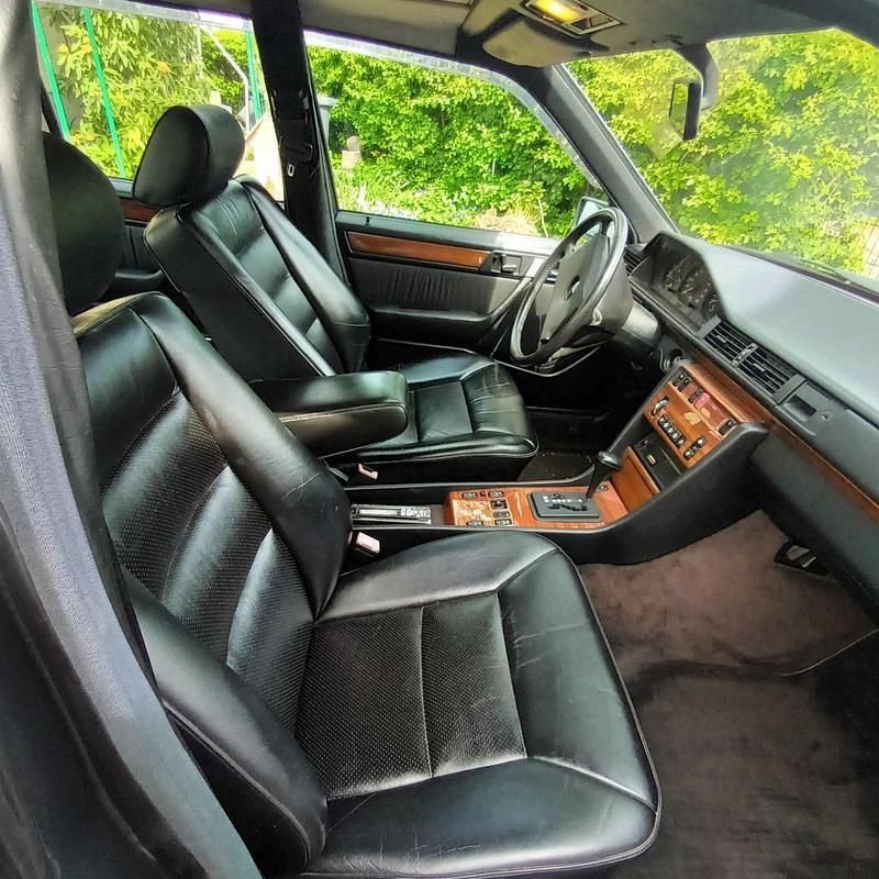 Gebraucht Mercedes E300 1989 Schwarz Limousine