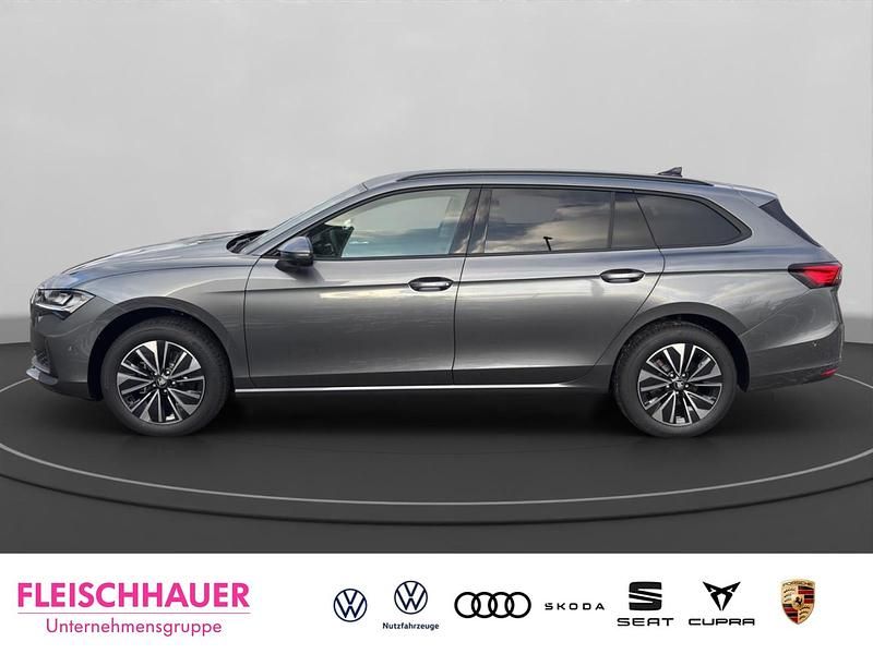 Neu Skoda Superb Selection 265 PS (194 kW) 2026 Grau Kombi