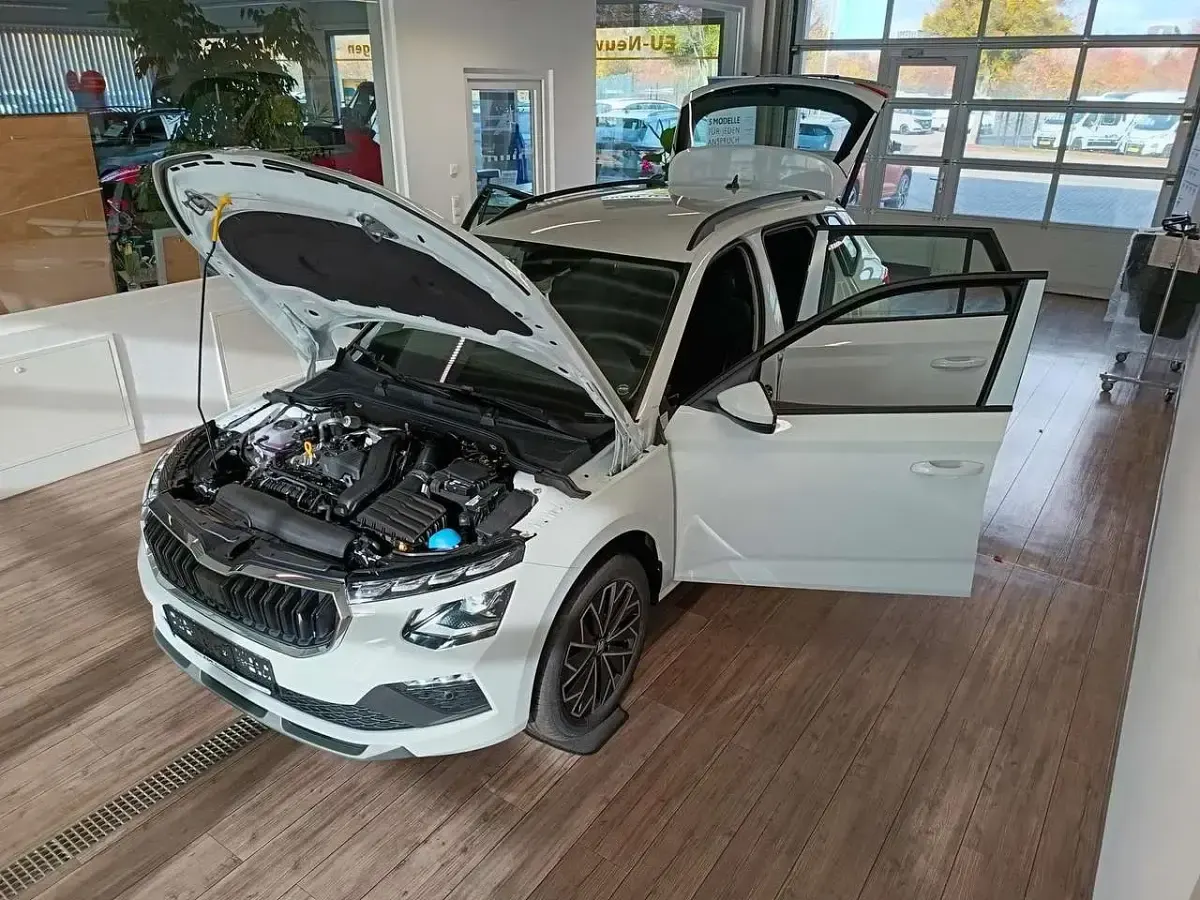 Neu Skoda Kamiq 150 PS (110 kW) 2025 Weiß SUV