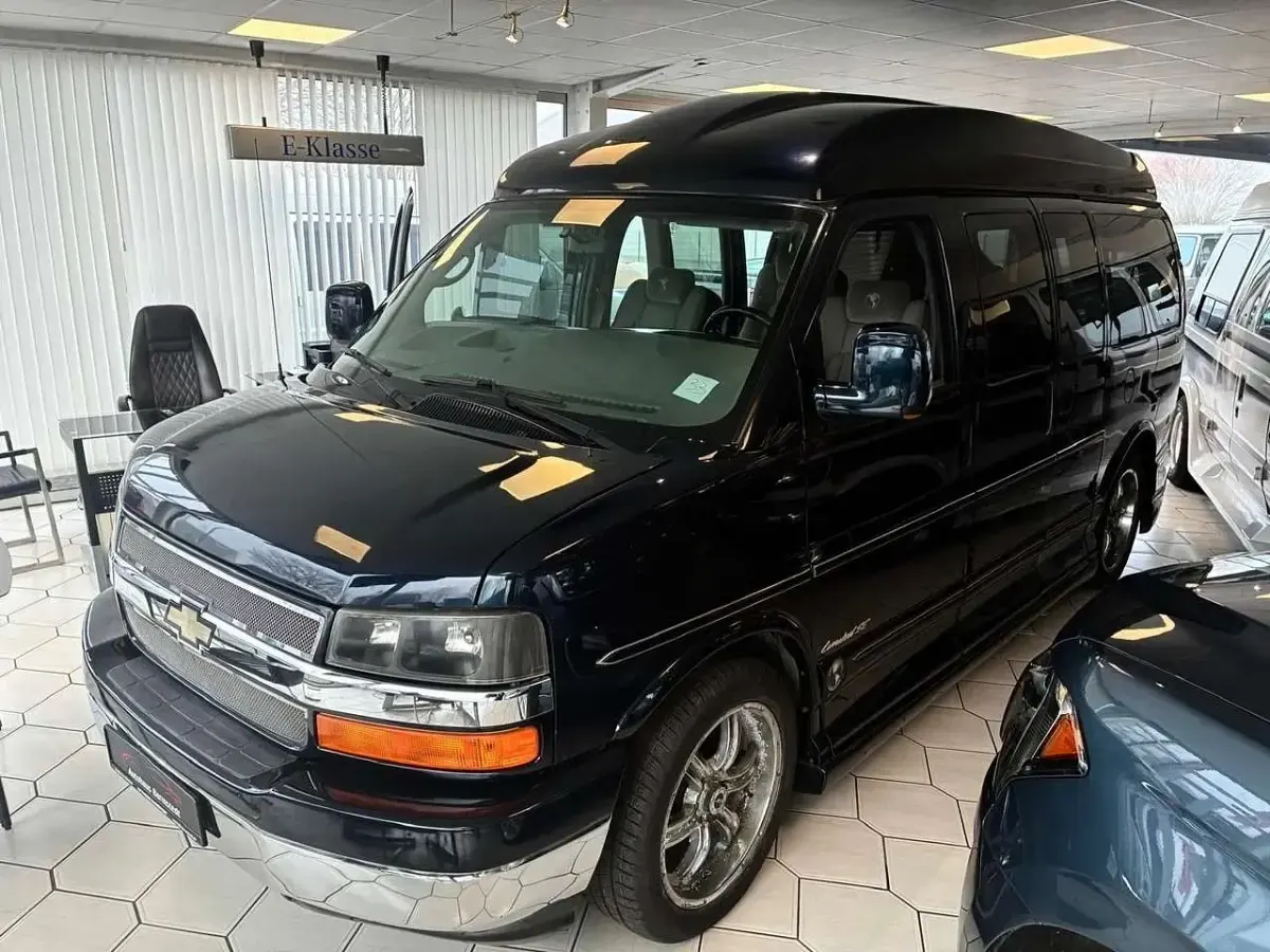 Second-hand GMC Savana 314 CP (230 kW) 2012 Albastru Monovolum