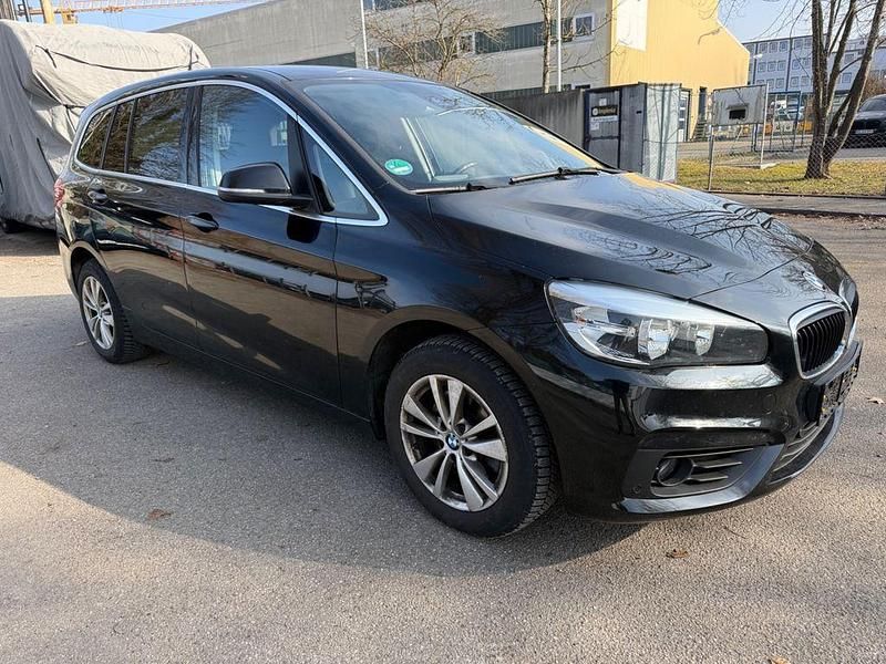 Gebraucht BMW 218 Gran Tourer Advantage 150 PS (110 kW) 2016 Schwarz Van / Kleinbus