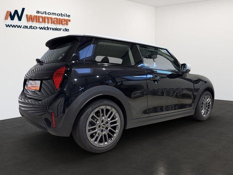 Używany Mini Cooper Classic 156 KM (114 kW) 2024 Czarny Hatchback