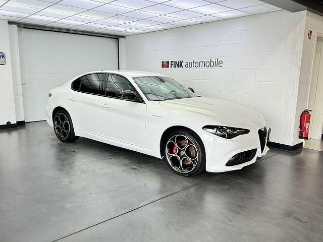 Weiß Gebraucht 2024 Alfa Romeo Giulia Veloce Limousine | 34.890 € (Superpreis) - Bild 1/2