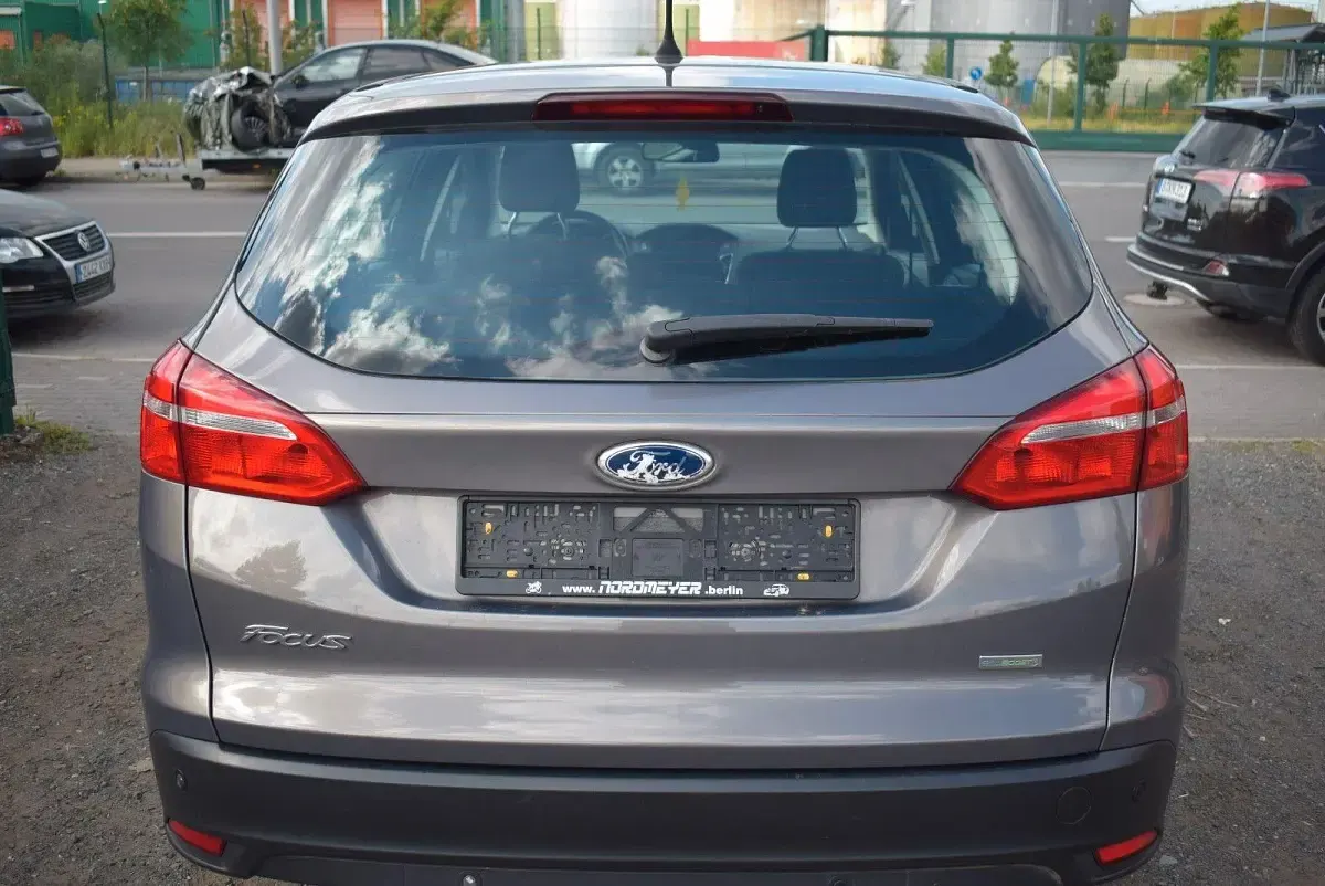 Gebraucht Ford Focus Business Edition 125 PS (91 kW) 2016 Braun Kombi