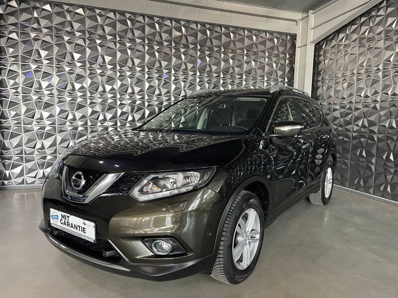Grün Gebraucht 2017 Nissan X-Trail N-Connecta SUV | 19.999 € (Fairer Preis) - Bild 1/4