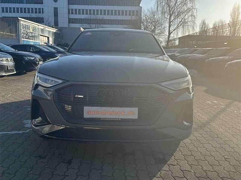 Gebraucht Audi e-tron Black Edition 300 kW (408 PS) 2022 Chronosgrau metallic SUV