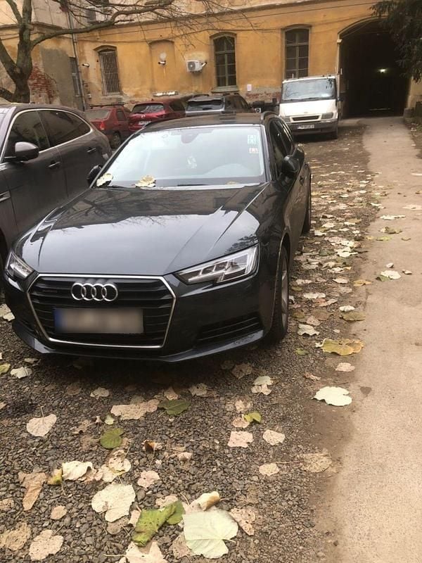 Gebraucht Audi A4 Ambiente 190 PS (139 kW) 2017 Schwarz Kombi