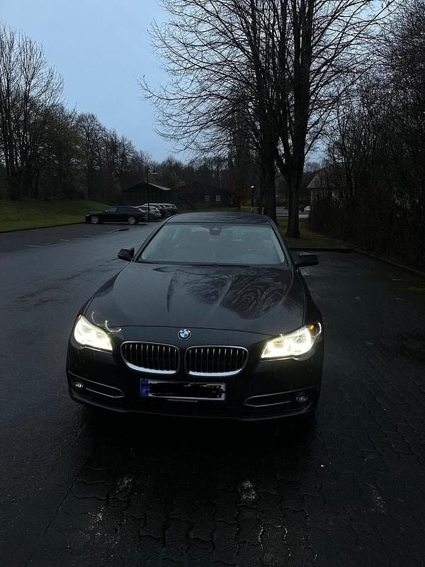 Gebraucht BMW 530 258 PS (189 kW) 2015 Grau Limousine