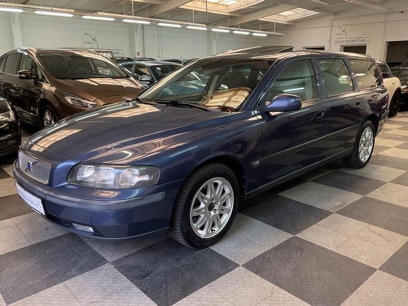 Blau Gebraucht 2003 Volvo V70 Kombi | 9.350 € - Bild 1/4